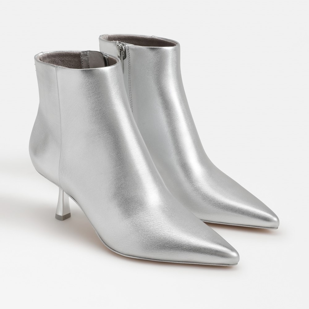 Circus by sam Edelman Suzie boots silver